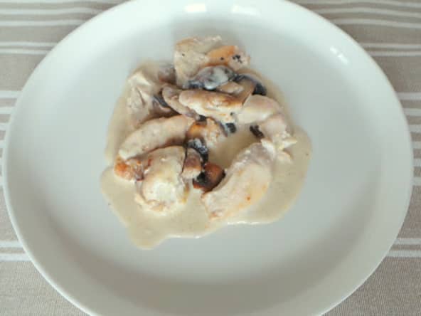 Escalopes de poulet à la crème et aux champignons