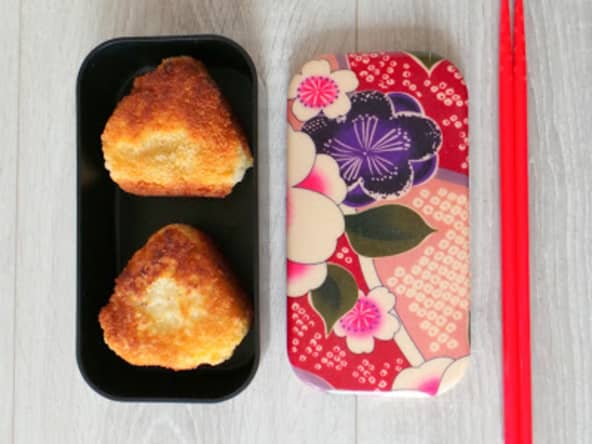 Onigiris au poulet pané