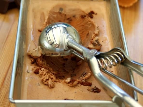 La recette de crème glacée chocolate fudge brownie comme une Ben and Jerry's