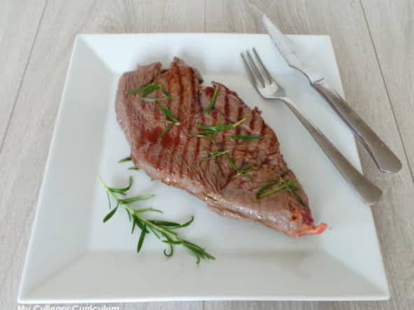 Rumsteck grillé mariné au romarin