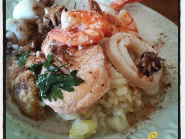 Risotto et nage de saumon , cabillaud et fruits de mer au garam massala et coco
