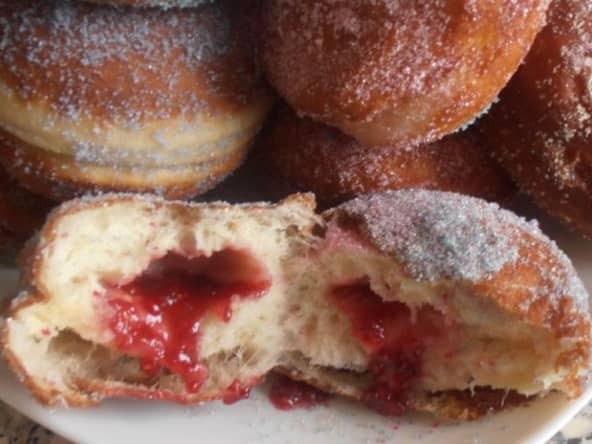 Beignets aux framboises colorés pour la rentrée des classes