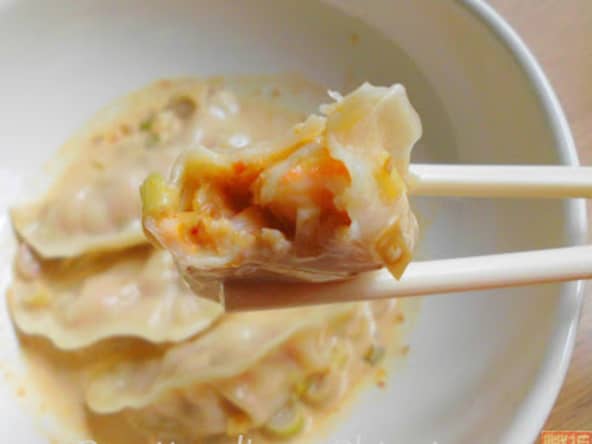 Raviolis aux crevettes, sauce curry au lait de coco