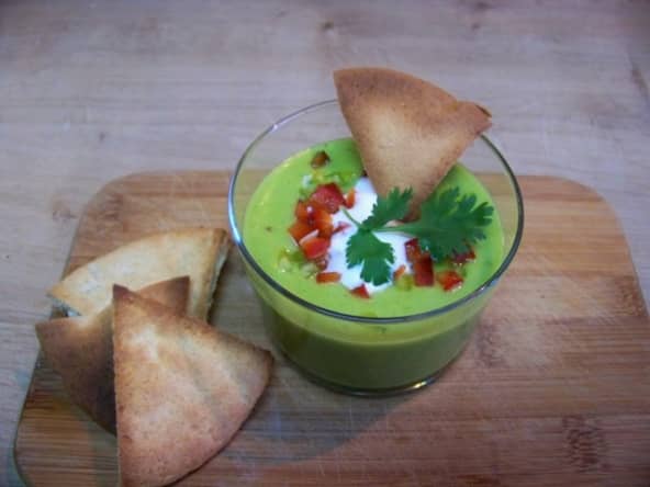 Velouté de courgettes trompettes, concombre et poivron au lait de coco