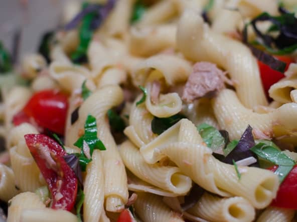 Salade de pâtes au thon et aux 2 basilics