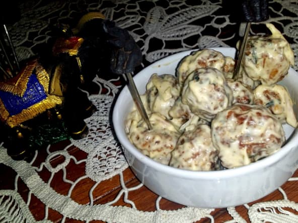 Boulettes de viande à la mayonnaise et l'oignon