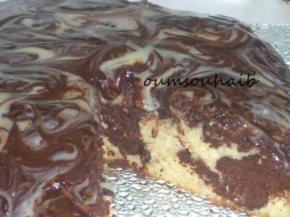 gateau marbré et son glaçage marbré