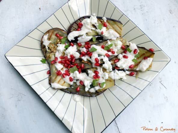 Aubergines grillées, feta, grenade et menthe