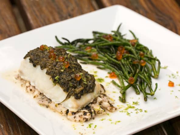 Dos de cabillaud en croûte de tartare d’algues, ceviche de dorade Sébaste