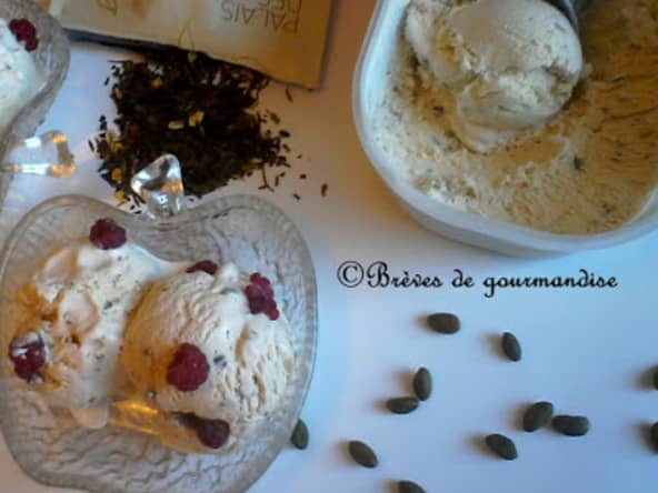 Crème glacée au thé du Hammam et pistaches torréfiées