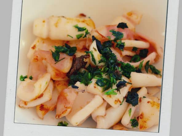 Ail noir et calamars grillés