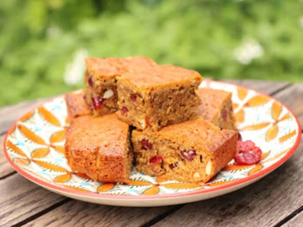 Blondies aux canneberges, safran et amandes