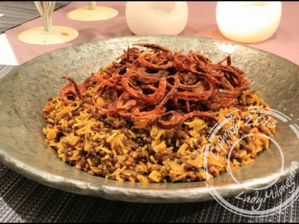 Mejadra – riz aux lentilles et oignons frits