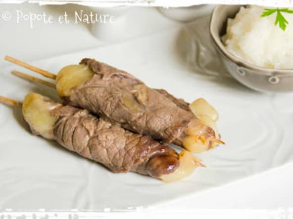 Brochettes yakitori au boeuf et au fromage