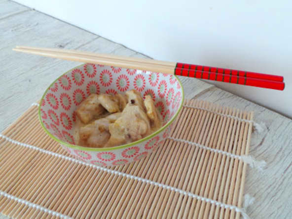 Emincés de poulet à la pâte de curry vert