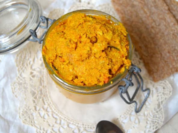 Tartinade végétale au potimarron, tofu fumé et noix