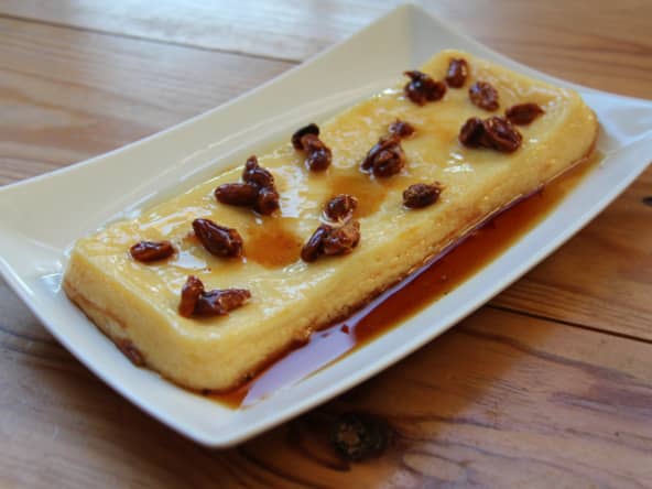 crème renversée au lait concentré et cacahuètes caramélisées