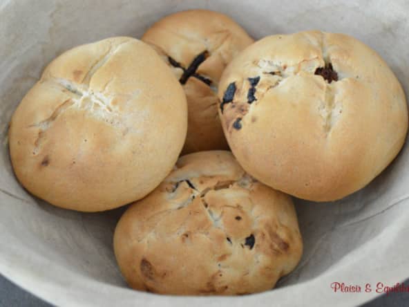Petits pains à la pâte de dattes pour accompagner le foie gras
