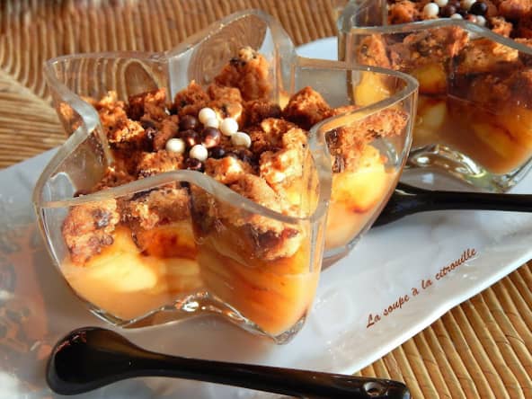 Cookies-crumble aux pommes caramélisées.