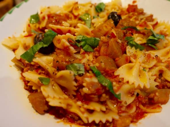 Pâtes aux tomates et aux aubergines