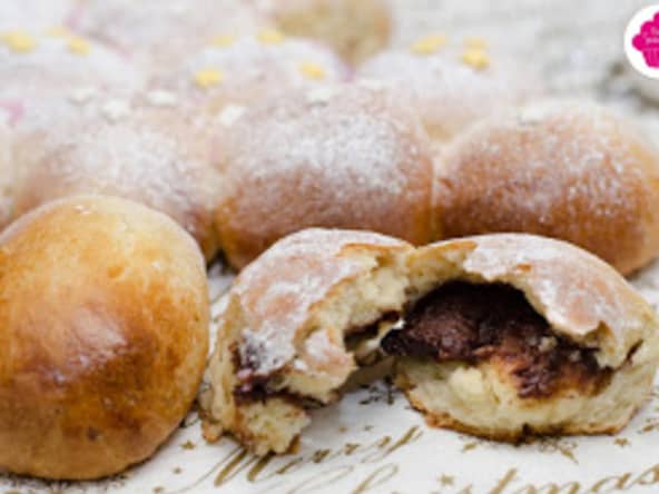 Brioche Butchy fourrée à la pâte de noisettes en forme de sapin de Noël
