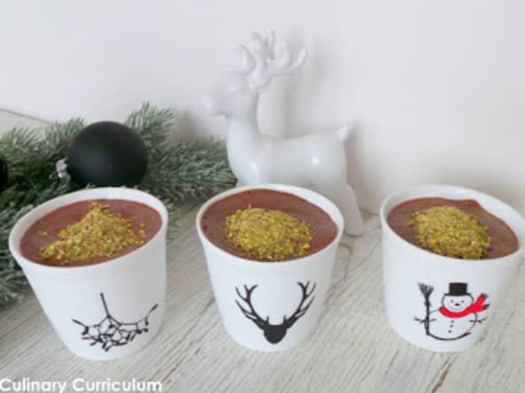 Mousse au chocolat noir et à la pistache