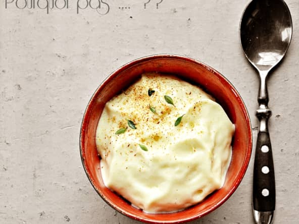 Civet de chevreuil mijoté aux champignons des bois accompagné d'un espuma de pommes de terre