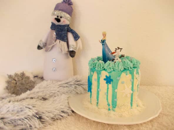 Layer cake noix de coco Reine des Neiges