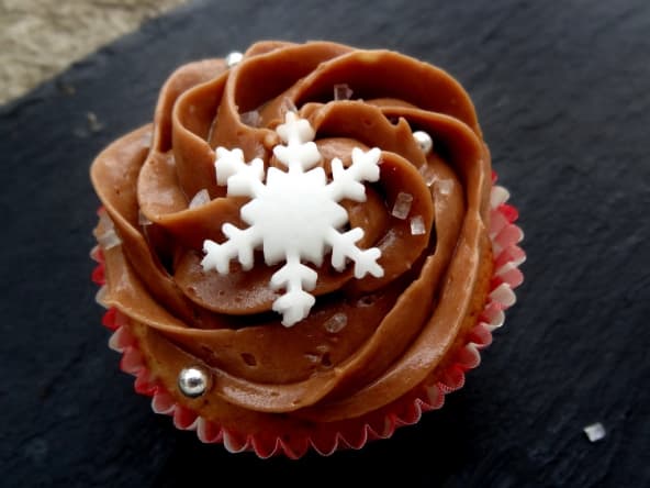 Cupcakes noisettes cannelle top praliné