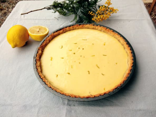 Tarte aux deux citrons et basilic, pâte croustillante à la noisette
