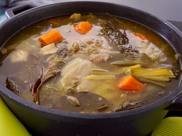 Bouillon de volaille parfumé