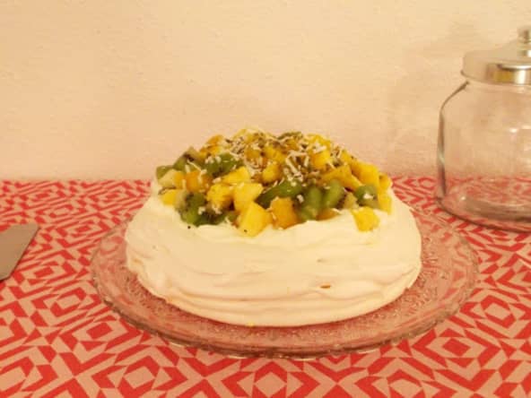 Pavlova aux fruits exotiques