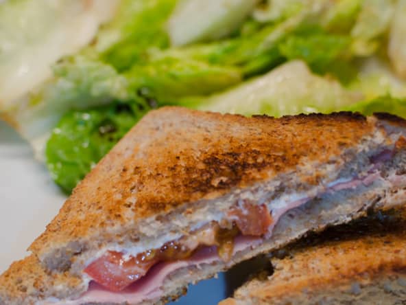 Croque Chavroux au jambon blanc et à la tomate