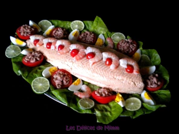 Saumon en Bellevue : saumon entier poché en poissonnière