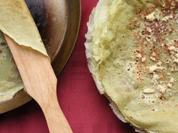 Crêpes bretonnes au thé matcha et à la Bénédictine