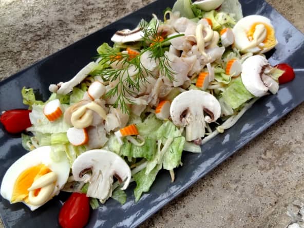 Salade de poisson et surimi sauce aneth et miel