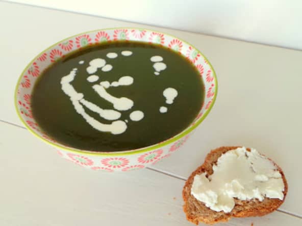 Soupe légère mâche et roquette