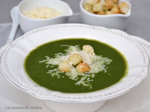 Soupe aux épinards et au parmesan