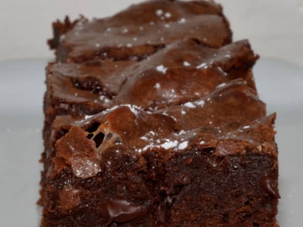 Brownie au chocolat et marshmallows.