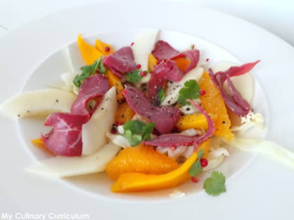 Salade de magrets fumés de canard choudou, pommes, mangues et oranges