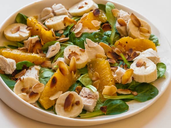 Salade de poulet aux oranges et aux bananes