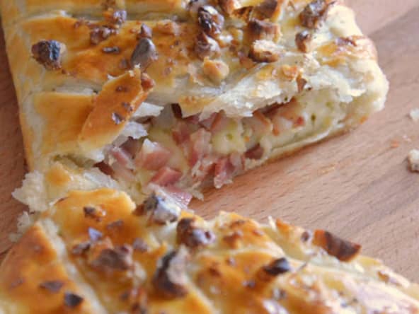 Tresse feuilletée Camembert - Poitrine fumée - Noix