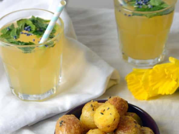 Pommes de terre rôties à la lavande et mojito au sirop de lavande pour l'apéritif