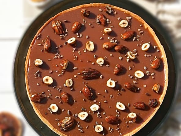 Tarte au caramel beurre salé et fruits secs caramélisés de Christophe ADAM