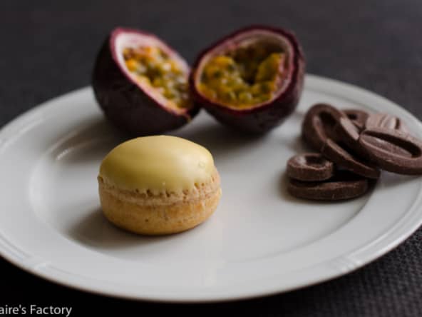 Choux fruit de la passion, chocolat au lait