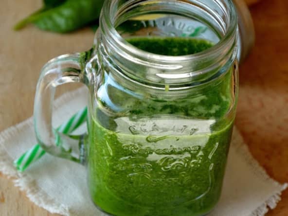 Green smoothie banane-épinard-gingembre