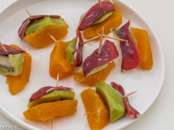 Bouchées de kiwis, oranges et magret de canard séché