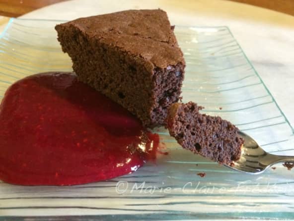 Gâteau au chocolat avec beurre, avec oeufs, avec gluten et avec plaisir