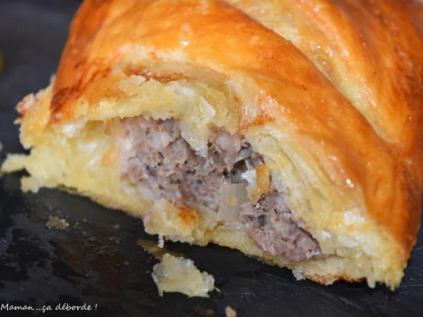 Friand feuilleté à la viande (boeuf et saucisse)