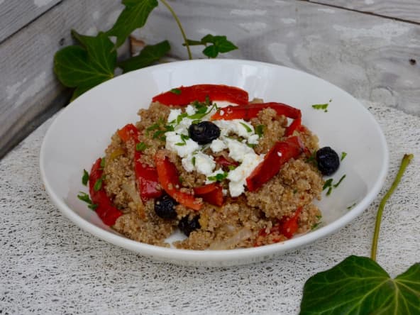 Salade de quinoa aux poivrons et fêta